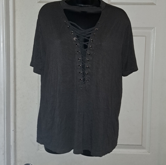 Unique short sleeve T-shirt size large 5/$25 - Picture 1 of 4